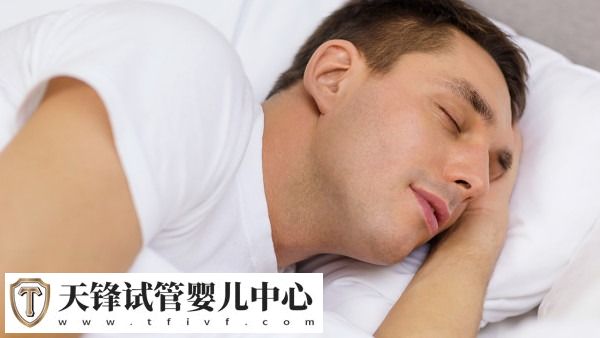 每天睡多久才够？如何提高睡眠质量？